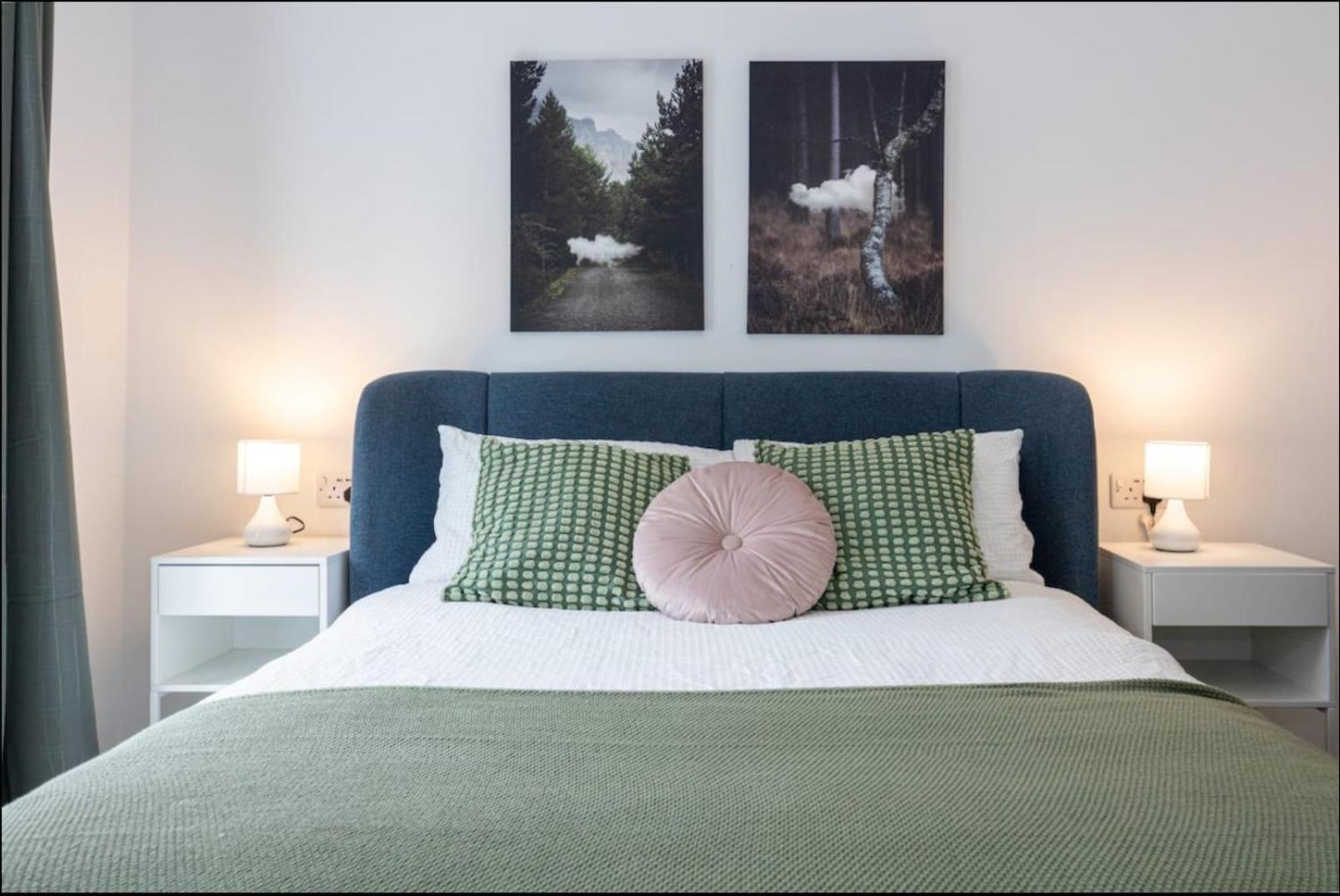 Elegance Retreat - 2 Bed Holiday Home With Parking Манчестер Экстерьер фото